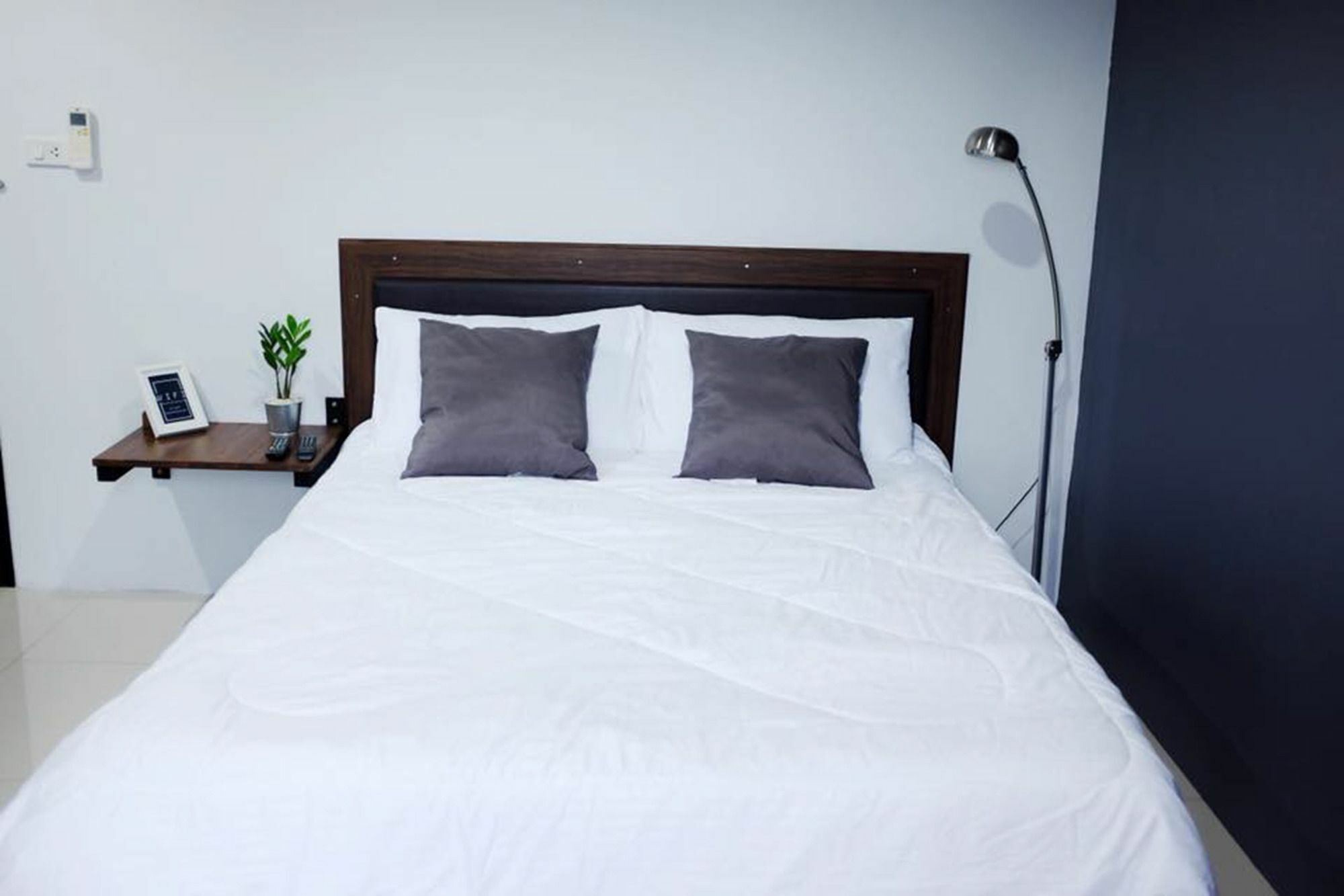 The Room Apartment Surat Thani Esterno foto