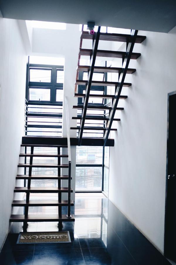 The Room Apartment Surat Thani Esterno foto